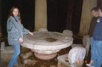 Mausoleum3_.jpg (14945 bytes)